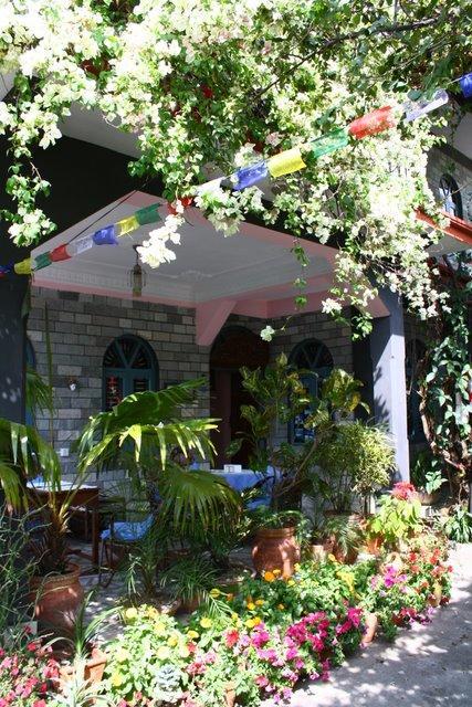 Sacred Valley Inn Pokhara Buitenkant foto