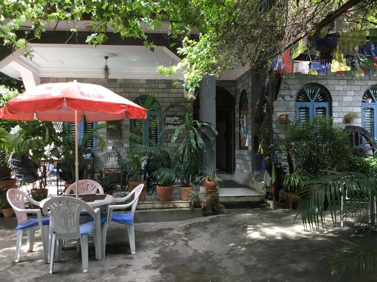 Sacred Valley Inn Pokhara Buitenkant foto