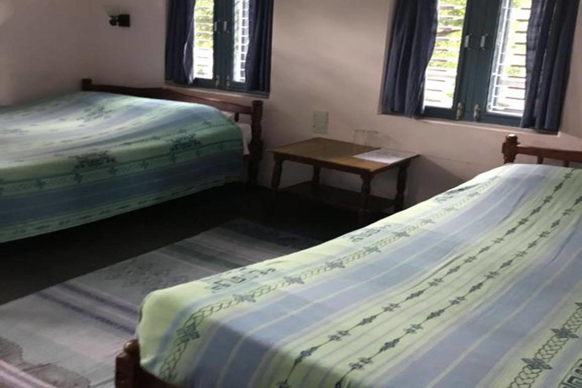Sacred Valley Inn Pokhara Buitenkant foto