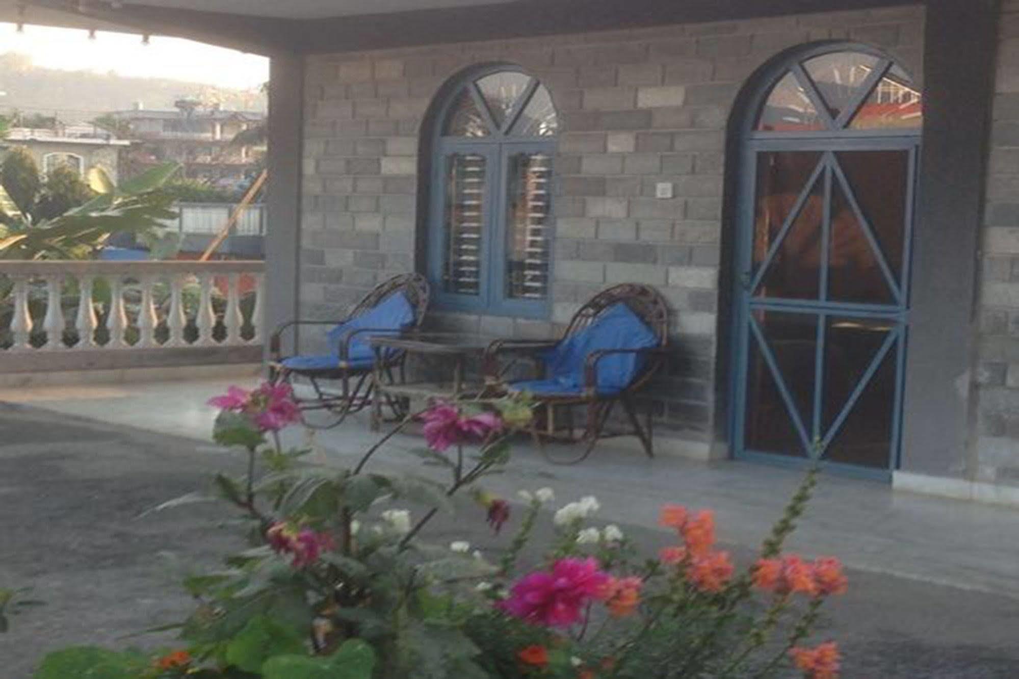 Sacred Valley Inn Pokhara Buitenkant foto