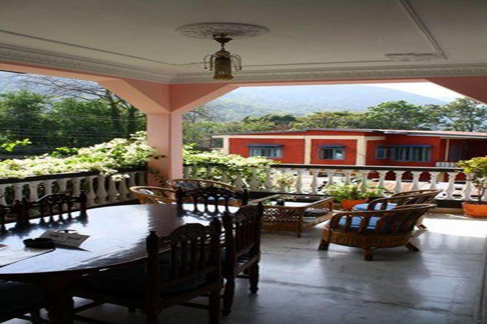 Sacred Valley Inn Pokhara Buitenkant foto