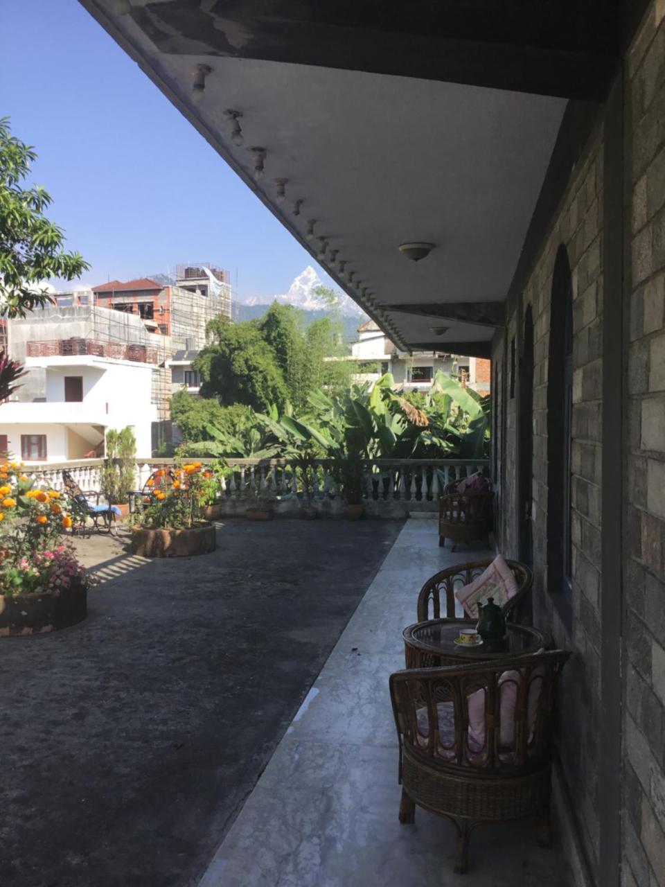 Sacred Valley Inn Pokhara Buitenkant foto